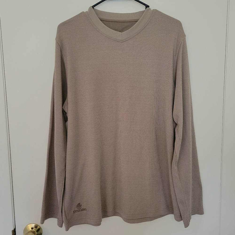 Size M Emirates mens comfortable comfy cozy light brown pullover sweater casual
